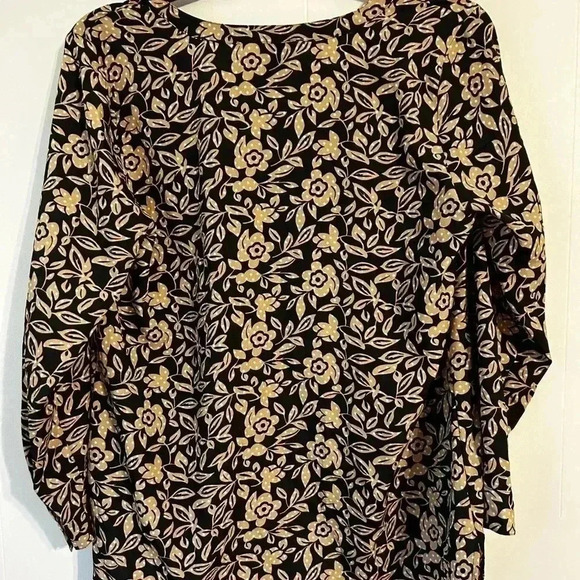 Women’s size, large petite Ann Taylor blouse. Great pre-on condition. - Picture 5 of 8